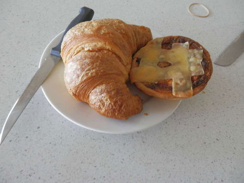 Laguna Bakery - Tourism Cairns 0