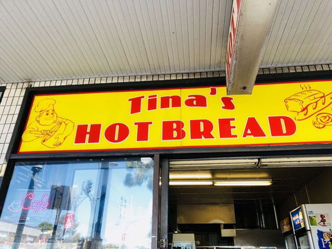 East Beach Takeaway - Tourism Cairns 0