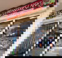 Lisa's Patisserie Cafe - Tourism Cairns