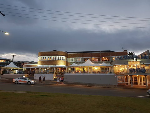 The Beach Hotel, Merewether - Tourism Cairns 0