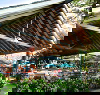 Beach Hotel - Tourism Cairns