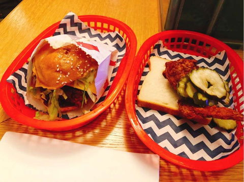 Belles Hot Chicken - Docklands - Tourism Cairns 0
