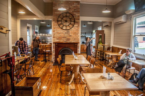 Tracks On Point Cafe - Tourism Cairns 0