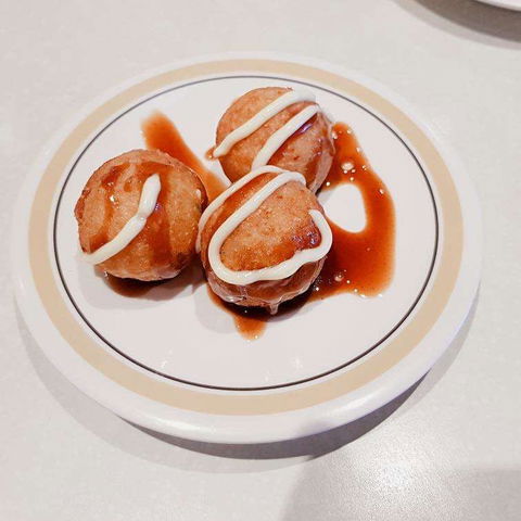 YUZU Kaiten Sushi - Tourism Cairns 0