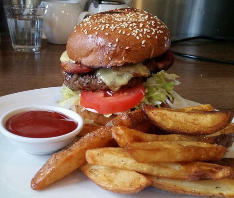 Mrs. Smith's Hotel Restaurant - Tourism Cairns 0