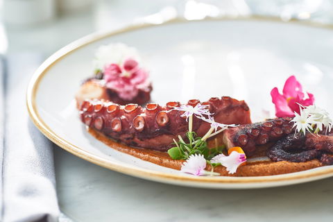 Q Dining - Tourism Cairns 1