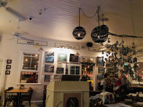 Balcony Bar & Oyster Co. - Tourism Cairns 0