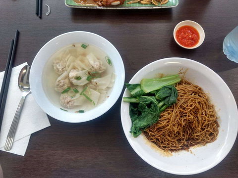 D' Big Mama - Tourism Cairns 0