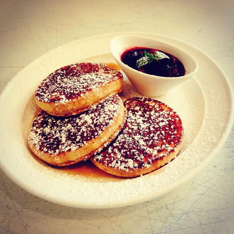 Saabi On Manson - Tourism Cairns 0