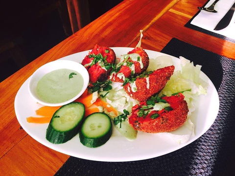 Gulmohar Indian Restaurant - Tourism Cairns 0