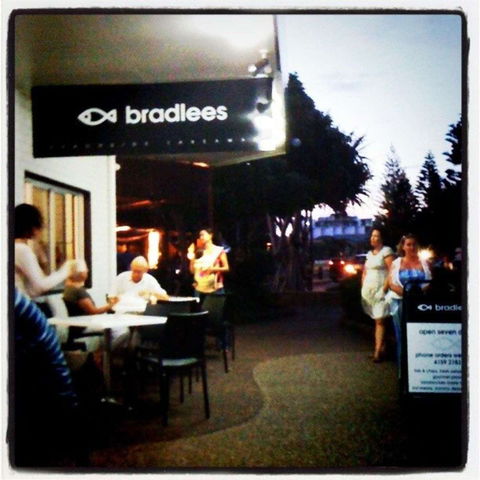 Bradlees On The Beach - Tourism Cairns 0