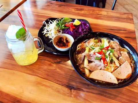 Viet's Taste - Tourism Cairns 0
