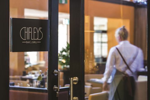 Chifley's Bar & Grill - Tourism Cairns 0