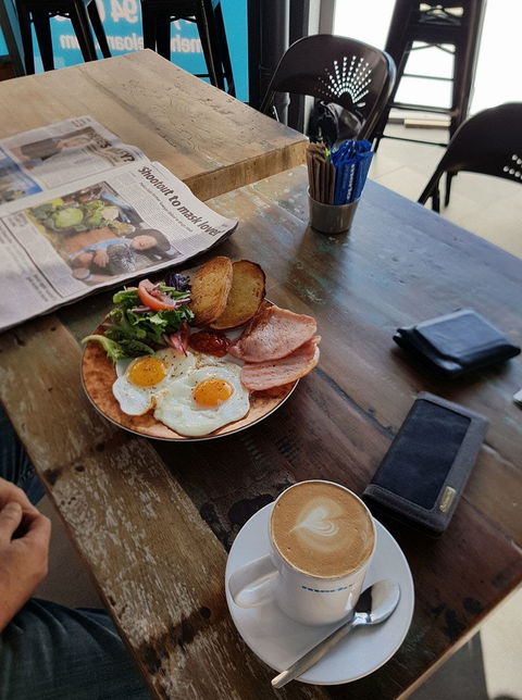 June's Cafe - Tourism Cairns 0