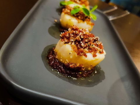 Waves Restaurant - Tourism Cairns 0