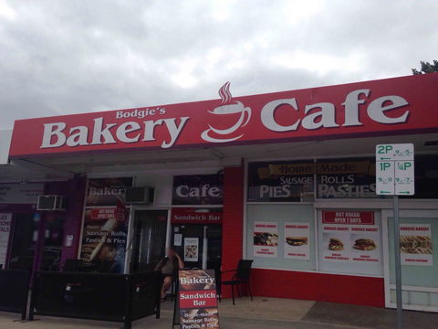 Bodgie's Bakery Cafe - Tourism Cairns 0