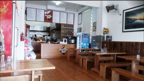 Cliffe's Cafe & Pizza - Tourism Cairns 0