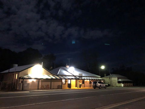 Eden Valley Hotel - Tourism Cairns 1