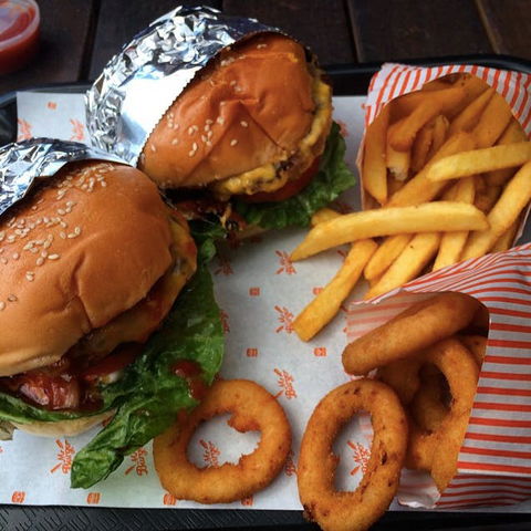 Mr Burger - Docklands - Tourism Cairns 0
