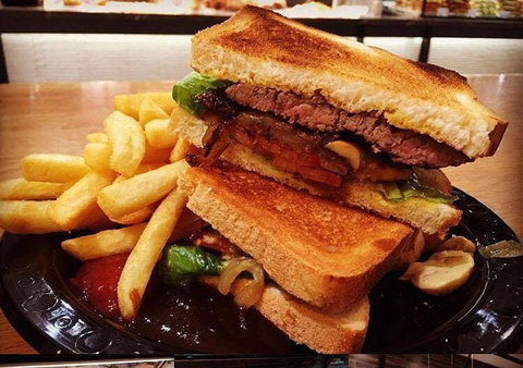 Rhumbas - Southbank - Tourism Cairns 0