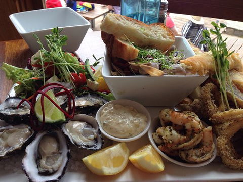 The Flying Fish Cafe - Tourism Cairns 0