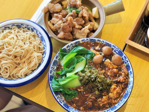 Guo's Noodle House - Tourism Cairns 0