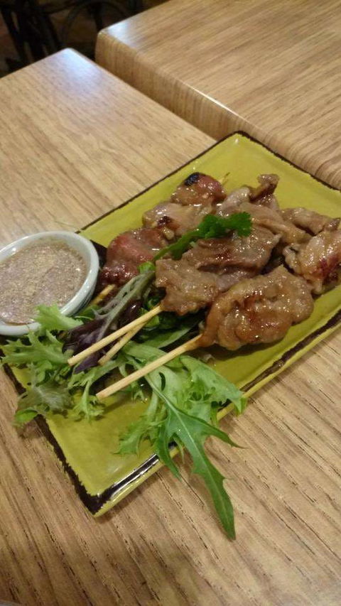 Tom's Thai - Tourism Cairns 0