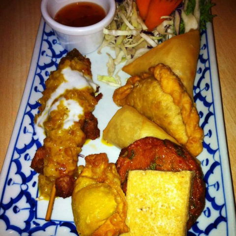 Wasdee Surfers Thai Restaurant - Tourism Cairns 0