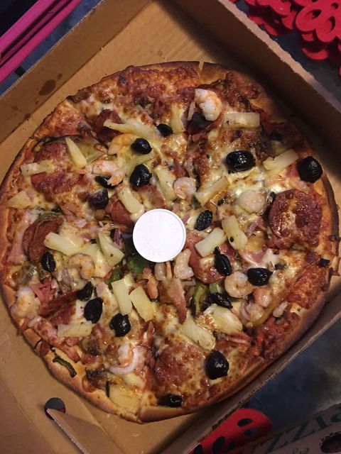Victoria's Pizza & Beyond - Tourism Cairns 0