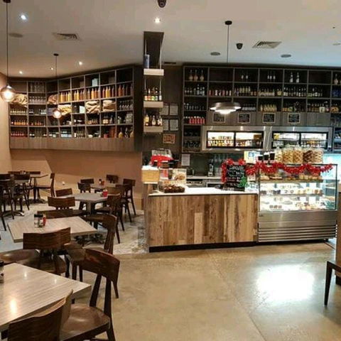 Santos Cafe And Bar - Tourism Cairns 0