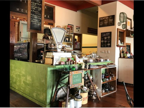 Vintage On Melbourne - Tourism Cairns 0