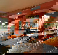 Waves Cafe Bar and Restaurant - Tourism Cairns