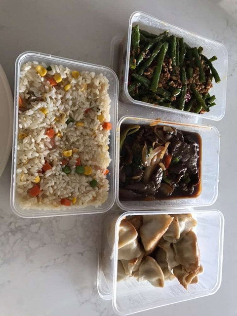 Zakis Fish & Grill - Tourism Cairns 0