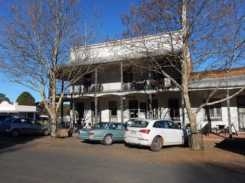 Bowning Hotel Dining - Tourism Cairns 1