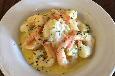 Bowning Hotel Dining - Tourism Cairns 2