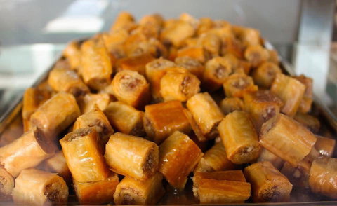 Nikos Cakes - Tourism Cairns 0