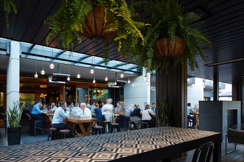 Ostani Lounge, Bar & Restaurant - Tourism Cairns 1