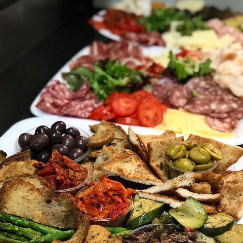 Cafe Deli - Tourism Cairns 0