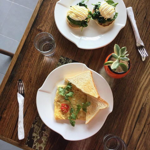 King Hot Bread Bakery - Tourism Cairns 0