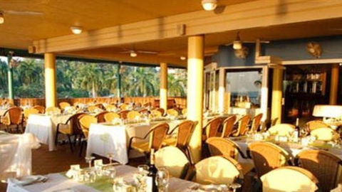 La Beach Restaurant - Tourism Cairns 1