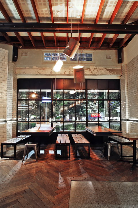 Public Bar - Tourism Cairns 1