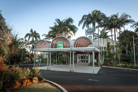 Sports Club Bistro - Lismore Workers Sports Club - Tourism Cairns 0