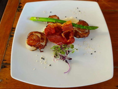 Apres Beach Bar And Grill - Tourism Cairns 0