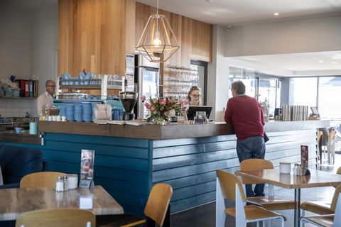 Ballarat Yacht Club - Tourism Cairns 0