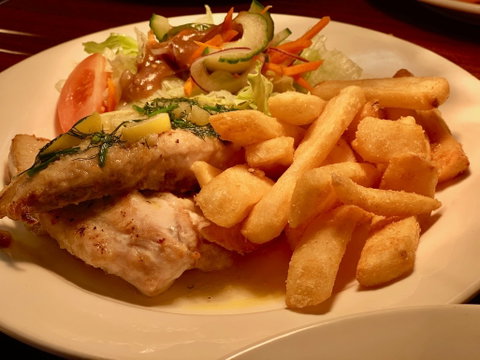 Bay Central Tavern - Tourism Cairns 1