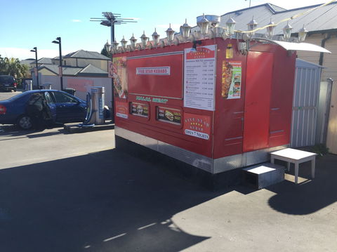 Flying Duck Hotel - Tourism Cairns 0