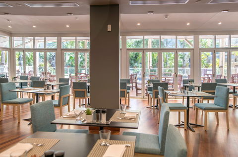 Poolside Restaurant And Bar - Tourism Cairns 2