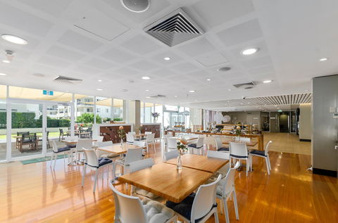 Q Cafe - Tourism Cairns 0
