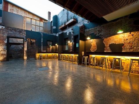 Royal Hotel Queanbeyan - Tourism Cairns 1