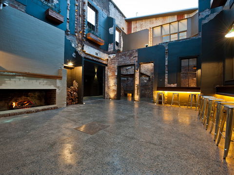 Royal Hotel Queanbeyan - Tourism Cairns 2